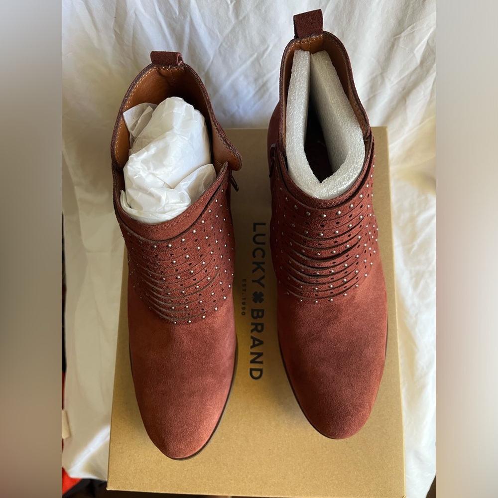 Lucky Brand Sable Oiled Suede Bootie SZ 71/2M Brand New - Picture 9 of 10